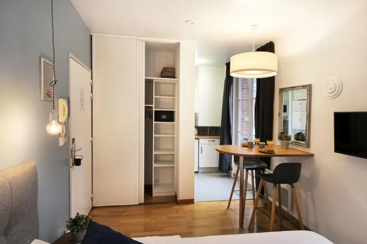 405 - Sejour Romantique Dans Un Studio De Paris 5 Apartmán