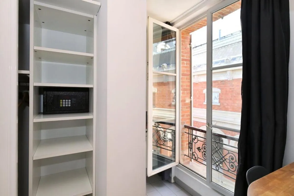 405 - Sejour Romantique Dans Un Studio De Paris 5